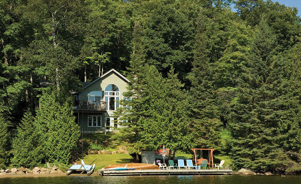 lake anna home with boat dock