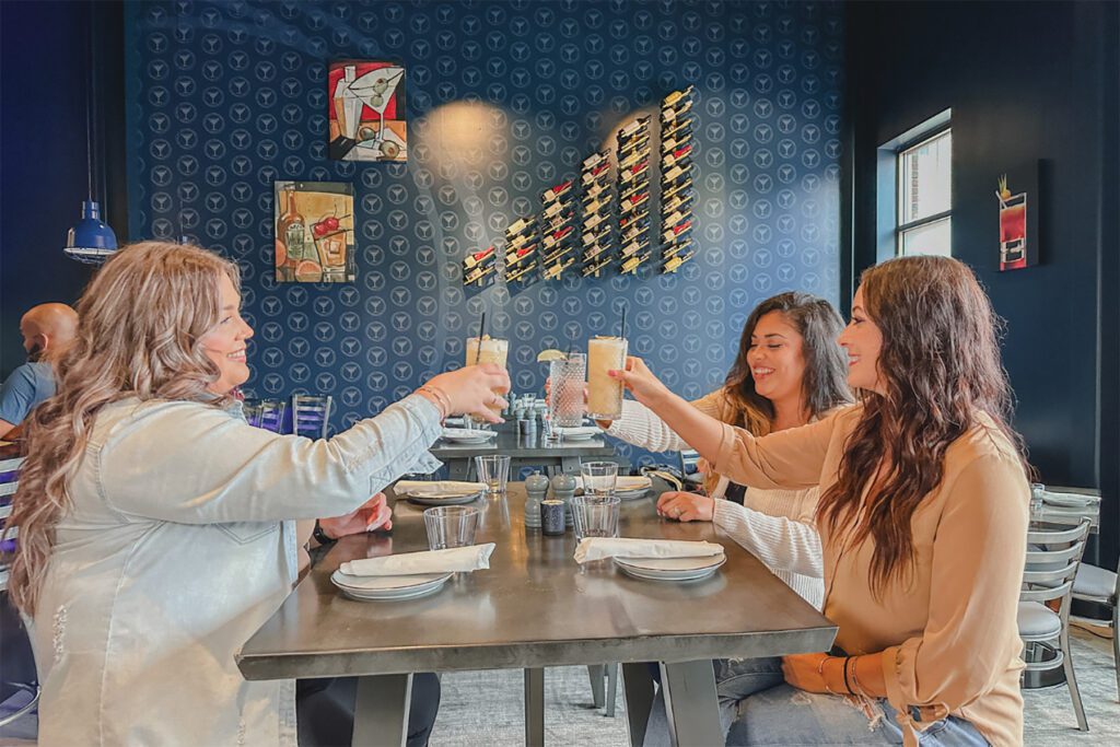 ladies eating out. Spotsylvania vacation